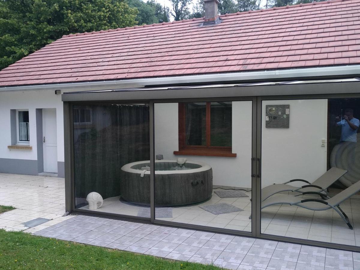 Doudeauville Gite De La Souche Avec Jacuzzi מראה חיצוני תמונה